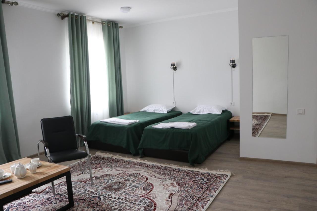 Issyk - Kol Hotel Balykchy Екстер'єр фото