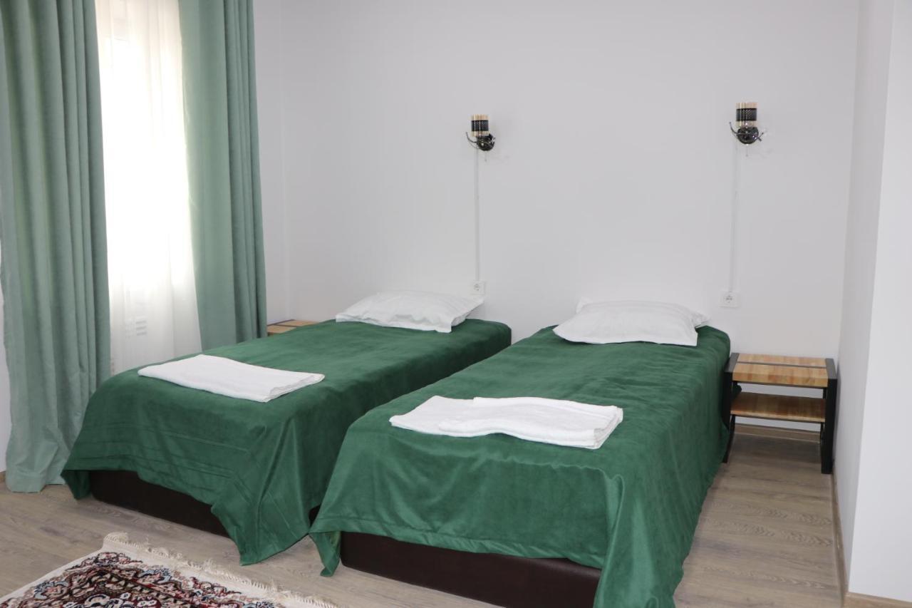 Issyk - Kol Hotel Balykchy Екстер'єр фото