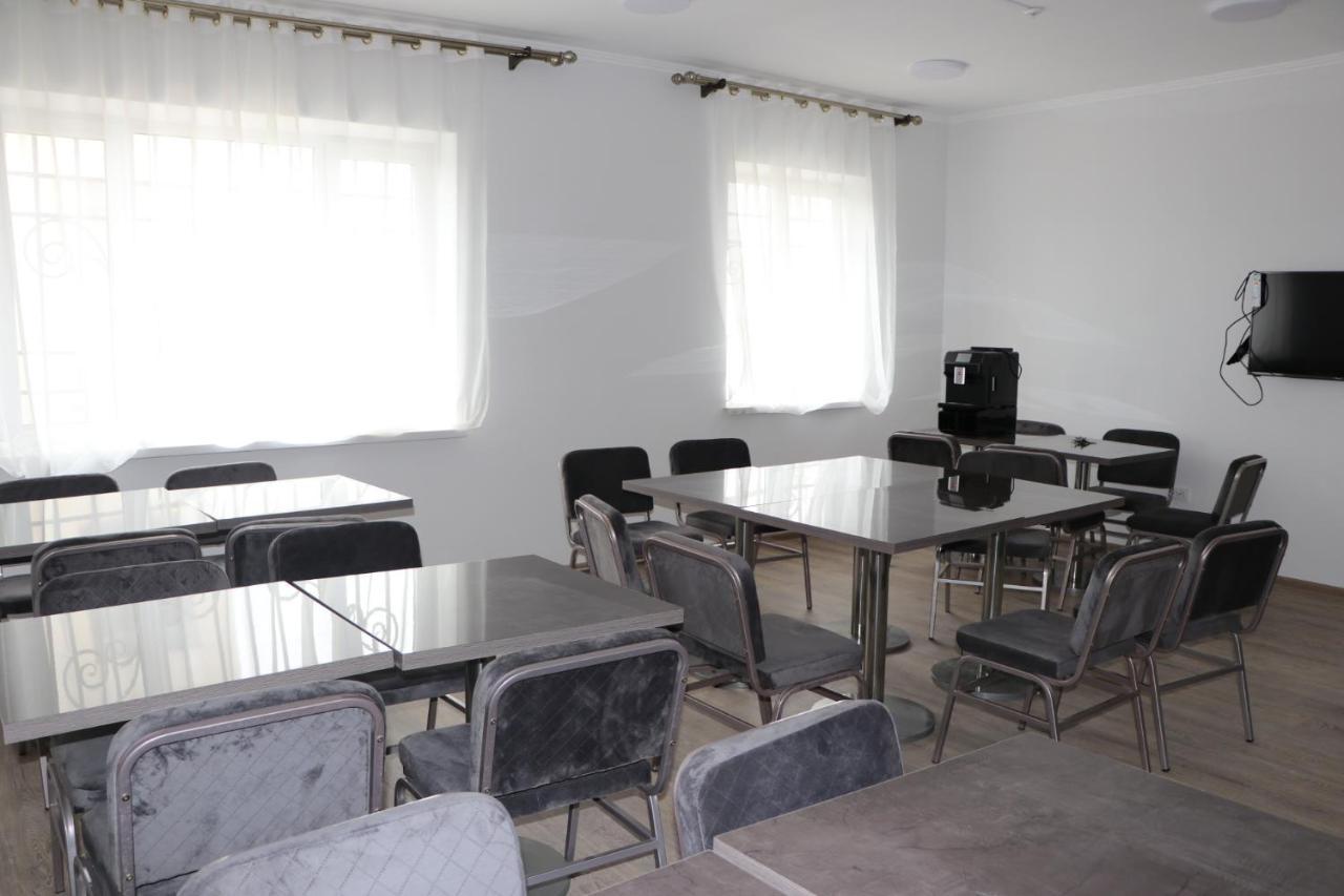 Issyk - Kol Hotel Balykchy Екстер'єр фото